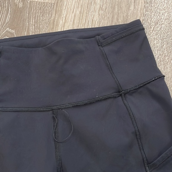 Lululemon Fast and Free Crop II 19" *Nulux sz 4 black - Picture 6 of 6